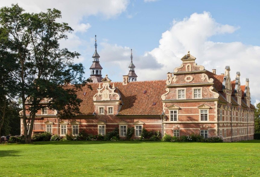 Vrams Gunnarstorps Slott, Sweden
